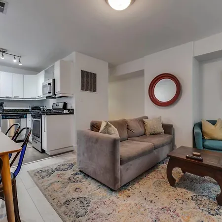 Charming 2Bd1Ba In Hip Area - Near Metro Apartment